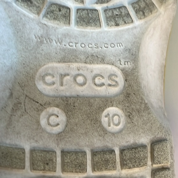 Crocs Rainbow Tie Dye Unisex Clog Sandals Children’s Size 10 - Picture 8 of 8